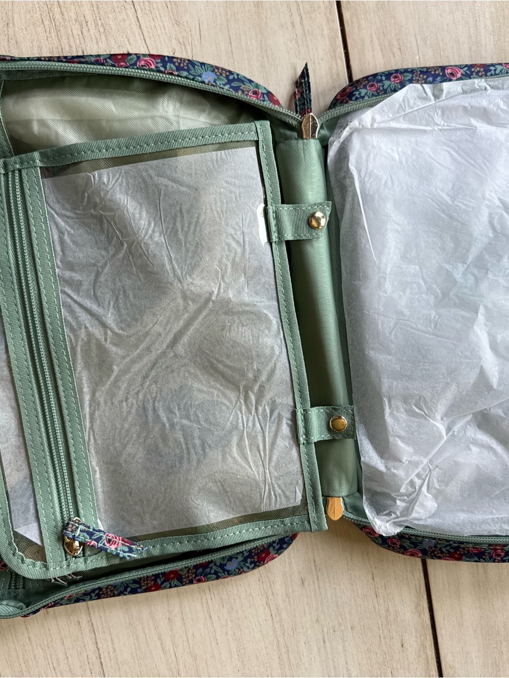 NWT Rifle Paper Co. Travel Cosmetic Case - Picture 5 of 6